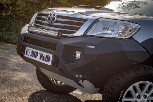 Prix Choc PARE CHOCS AVANT RIVAL EN ALUMINIUM POUR TOYOTA HILUX VIGO DE 2012 A 2015 AVEC FEUX LED