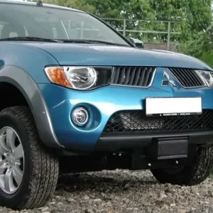 KIT DE MONTAGE INTEGRE AVEC TREUIL WARN M8000 POUR MITSUBISHI L200 TRITON DE 2005 A 2015 Nouvel Arrivage