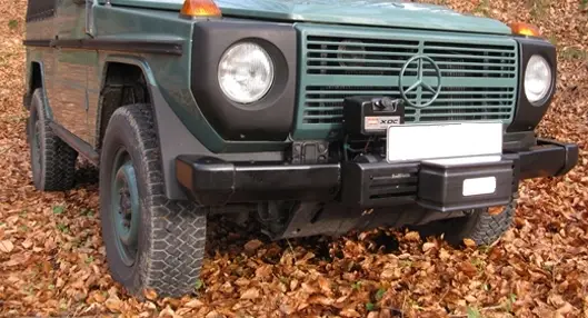 PARE CHOC AVEC KIT DE MONTAGE INTEGRE AVEC TREUIL WARN ZEON 10 POUR MERCEDES G460/461/463 Acheter Direct