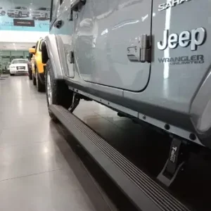 Offre Spéciale MARCHE PIEDS ELECTRIQUES T-MAX POUR JEEP WRANGLER JL 5 PORTES