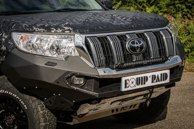 Acheter En Ligne PARE CHOC DE REMPLACEMENT RHINO4X4 EVOLUTION 3 NOIRE/CHROME POUR TOYOTAGDJ150/155 DE 2018 A 2024 AVEC PERCAGES POUR RADAR ET LAVE PHARES
