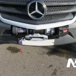 Nouveauté KIT DE MONTAGE POUR TREUIL DANS PARE CHOC D'ORIGINE POUR MERCEDES SPRINTER III A PARTIR DE 2019
