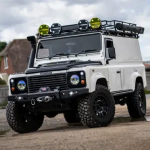 Offre Limitée PARE CHOCS AVANT ACIER HYENA AVEC EMPLACEMENT TREUIL AVEC ANTI-BROUILLARD ET FEUX DE JOUR LED POUR LAND ROVER DEFENDER