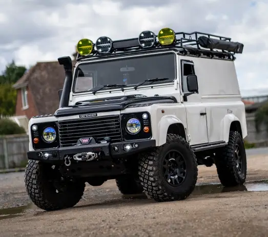 Offre Limitée PARE CHOCS AVANT ACIER HYENA AVEC EMPLACEMENT TREUIL AVEC ANTI-BROUILLARD ET FEUX DE JOUR LED POUR LAND ROVER DEFENDER