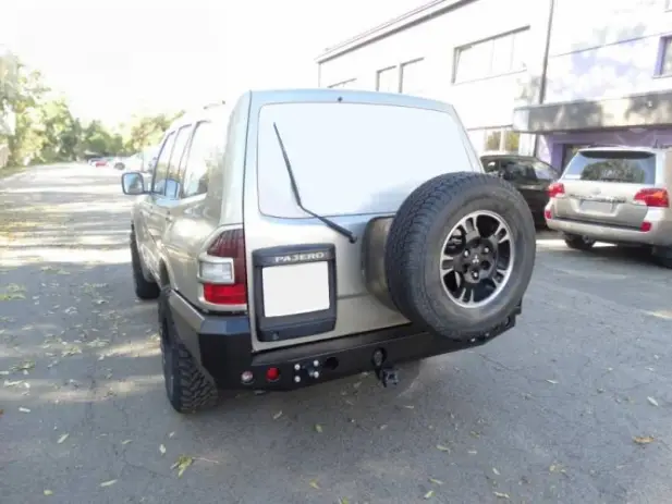 Produit De Marque PARE CHOC ARRIERE F4X4 POUR MITSUBISHI PAJERO 3 LONG