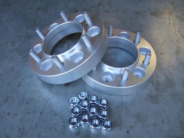 Élargisseurs de voie aluminium Hofmann 30 mm pour Toyota Land Cruiser série 7 (J76 / J78 / J79 / J105) – Paire Prix Réduit
