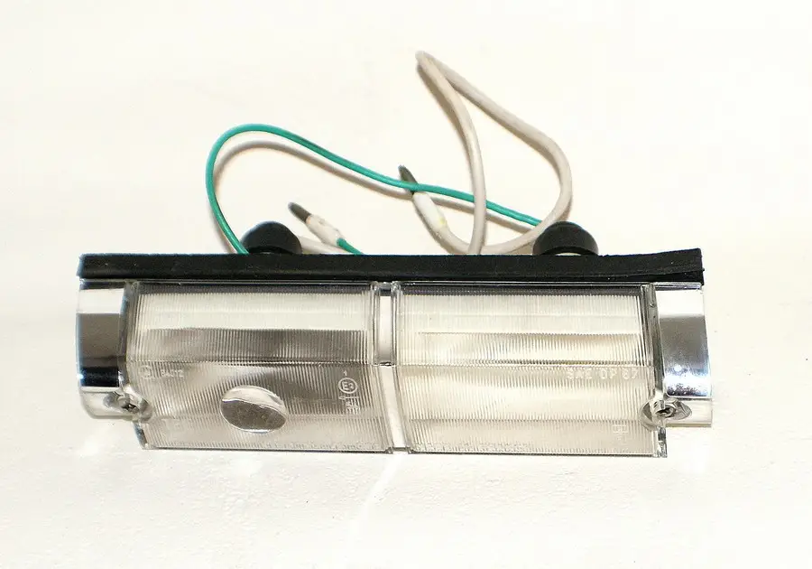 Feu avant droit cristal/cristal pour SIMCA 1100 Dernière Chance