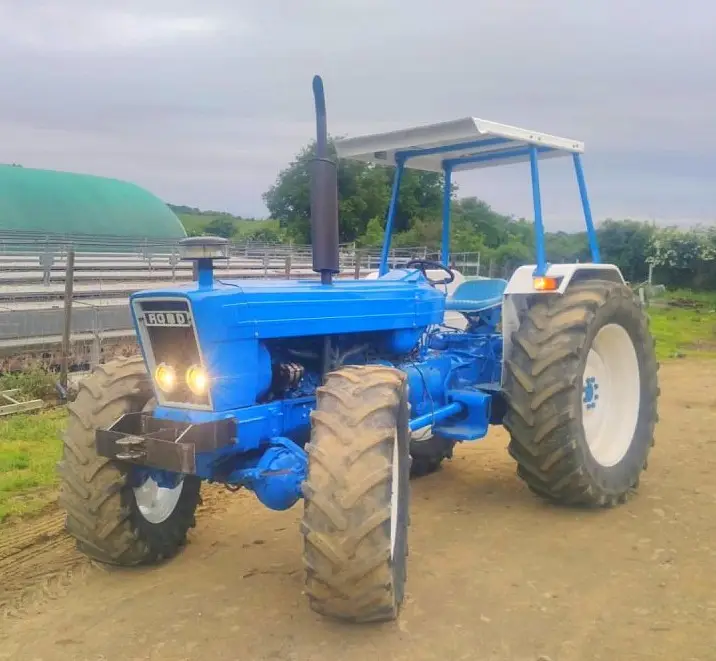 Petit Prix Jeu de 2 optiques de phares pour tracteurs agricoles FORD