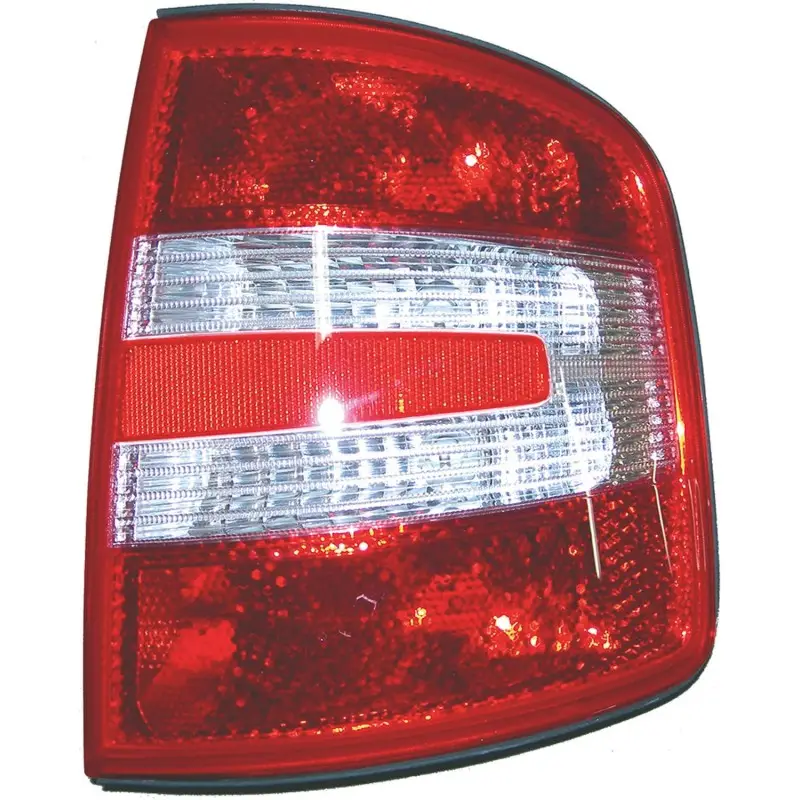 Meilleure Vente FEU ARRIERE droit POUR SKODA FABIA3/4/5TRG/KOMBI (04-07)