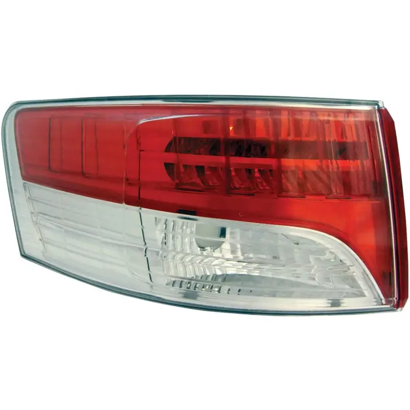 FEU ARRIERE gauche POUR TOYOTA AVENSIS BERLINE (09-12) Acheter Direct