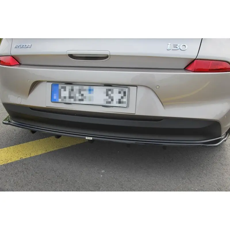 CENTRAL ARRIÈRE SPLITTER (AVEC UNE BARRE VERTICALE) HYUNDAI I30 MK3 HATCHBACK - MAXTON DESIGN - FINITION NOIR BRILLANT Réduction